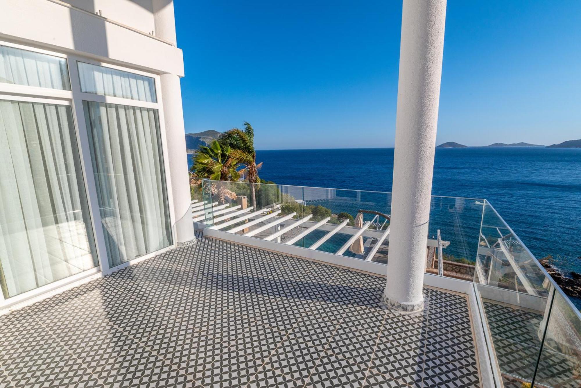 Beachfront White Villa With Private Swimming Pool Kalkan Extérieur photo